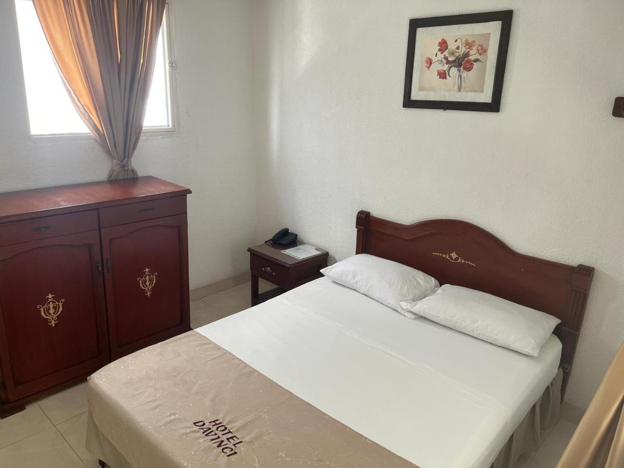 Hotel Davinci Calarca Luaran gambar