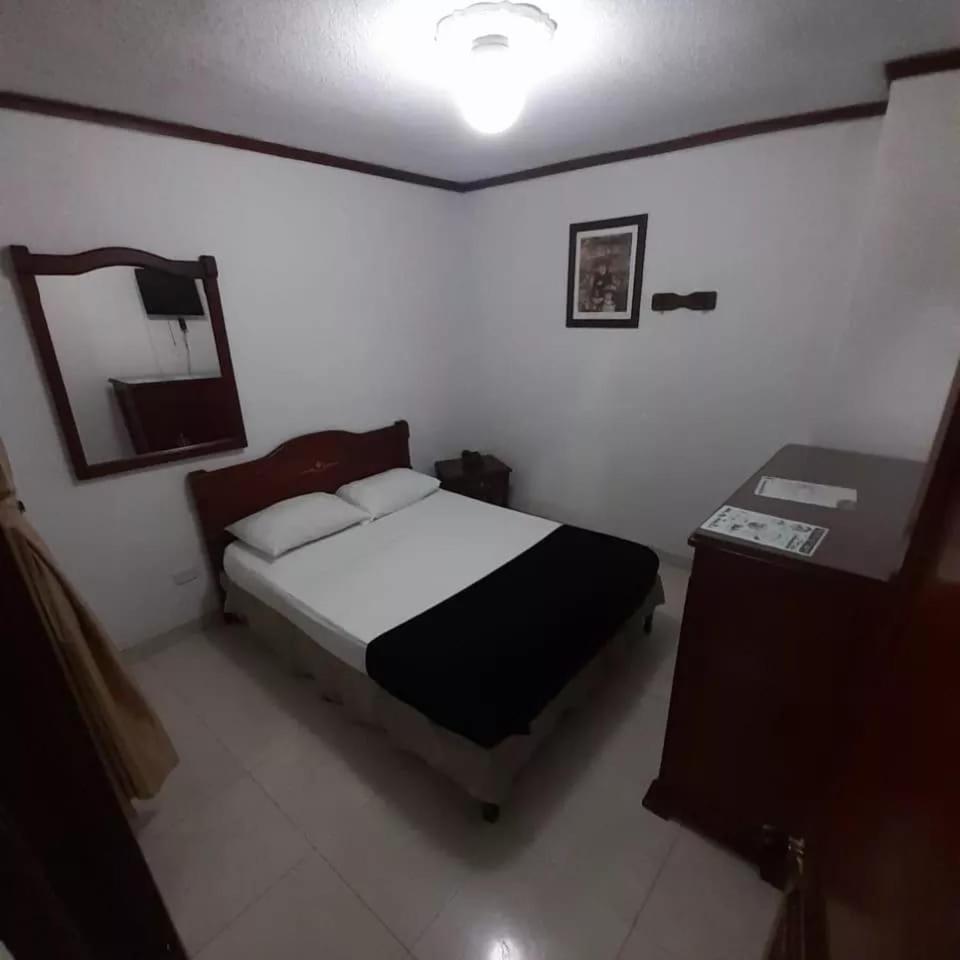 Hotel Davinci Calarca Luaran gambar