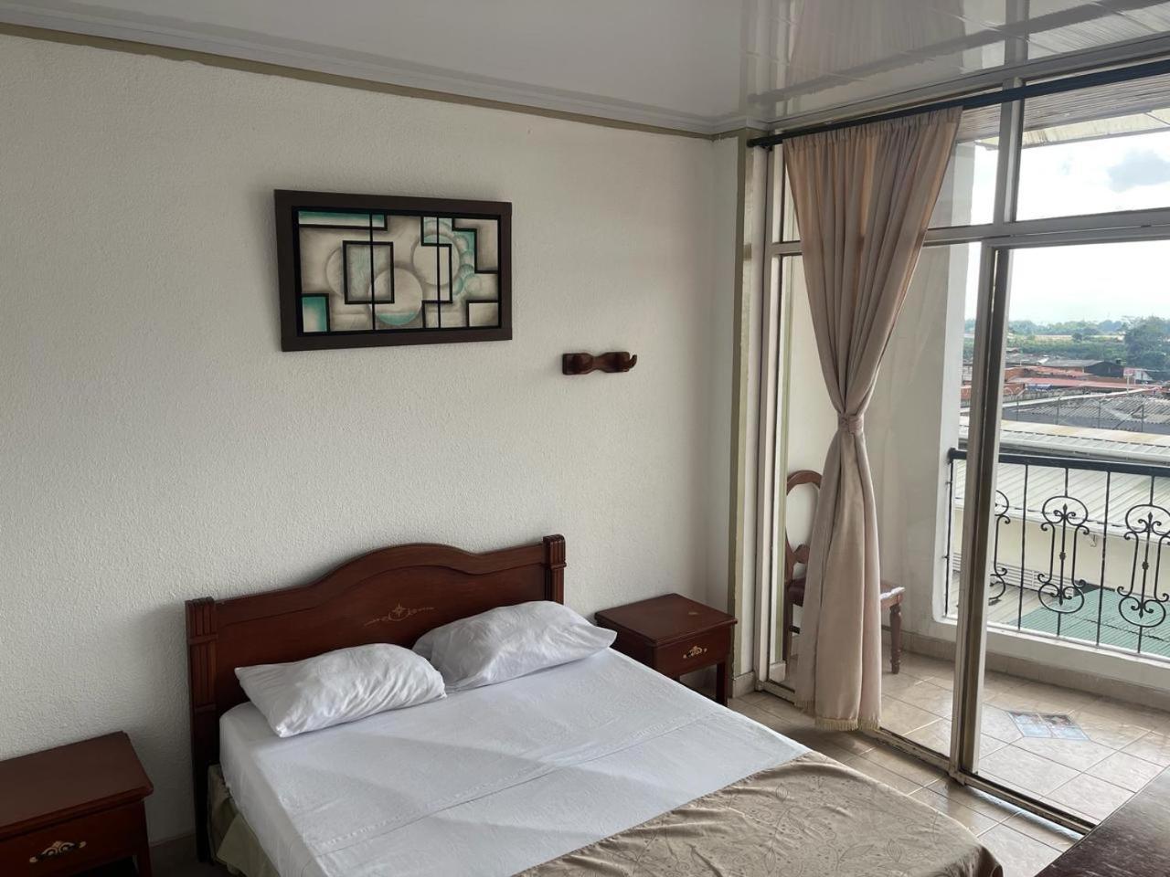 Hotel Davinci Calarca Luaran gambar